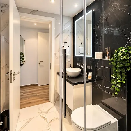 Kreontos City Living Serviced Apartments Platform 357 Apartment