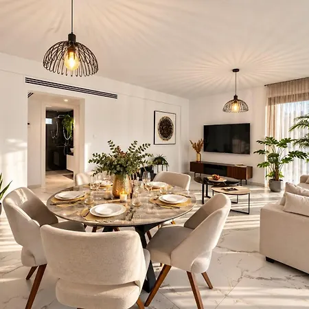 Apartment Kreontos City Living Serviced Apartments Platform 357